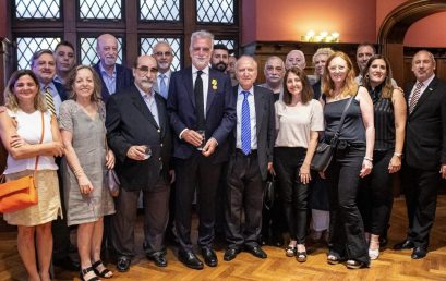Medalla de Gratitud al Dr. Luis Moreno Ocampo.