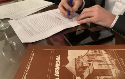 Homenaje a intelectuales de la comunidad armenia de la Argentina.